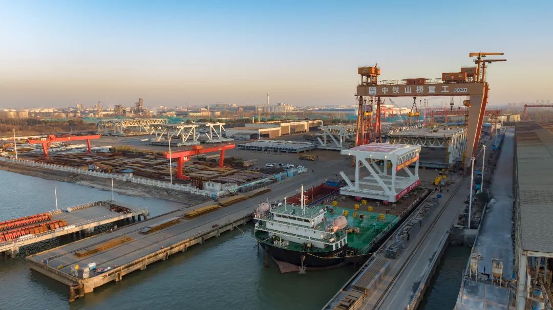 人民日报整版!中国中铁为世界级大桥建设助力赋能