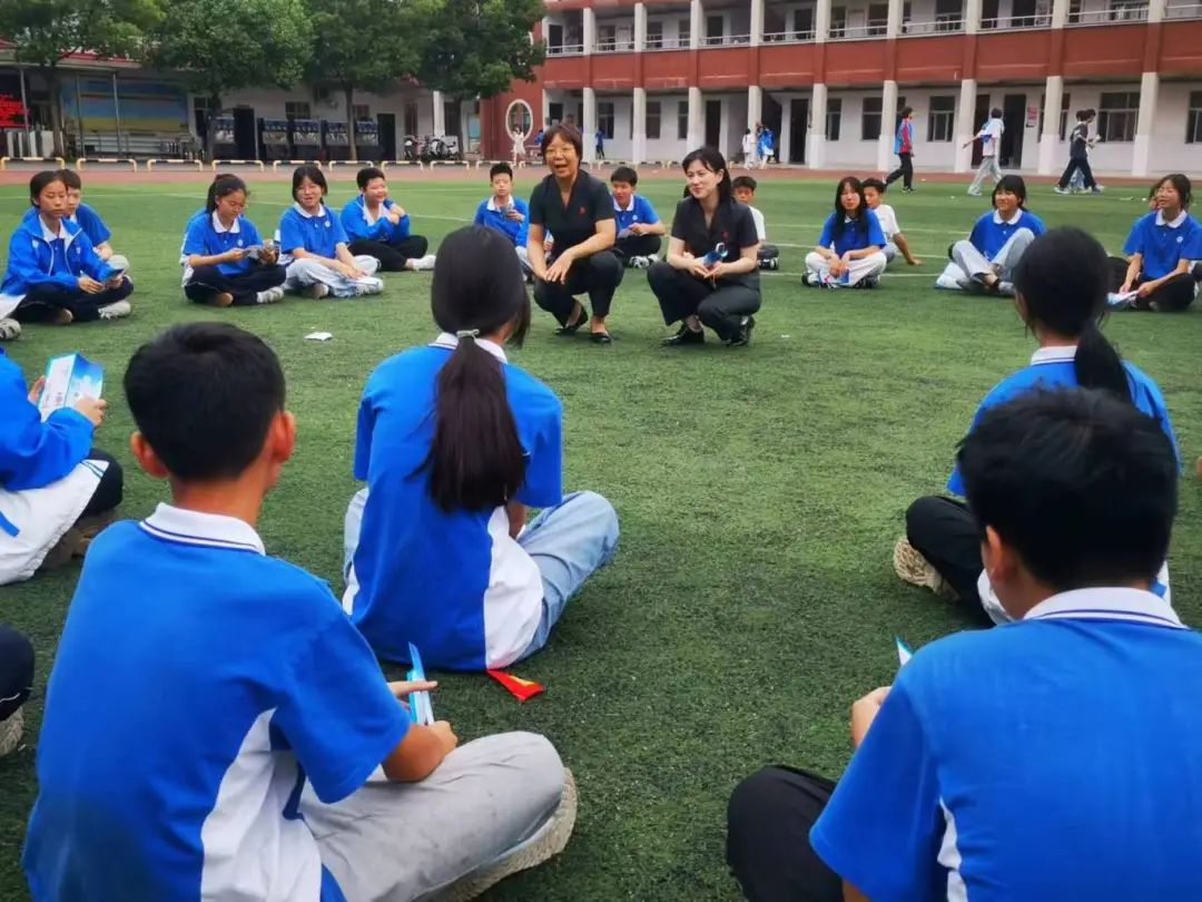 5月29日,刑庭,民一庭携手张湾街道办事处,张湾社区走进襄州区张湾二中