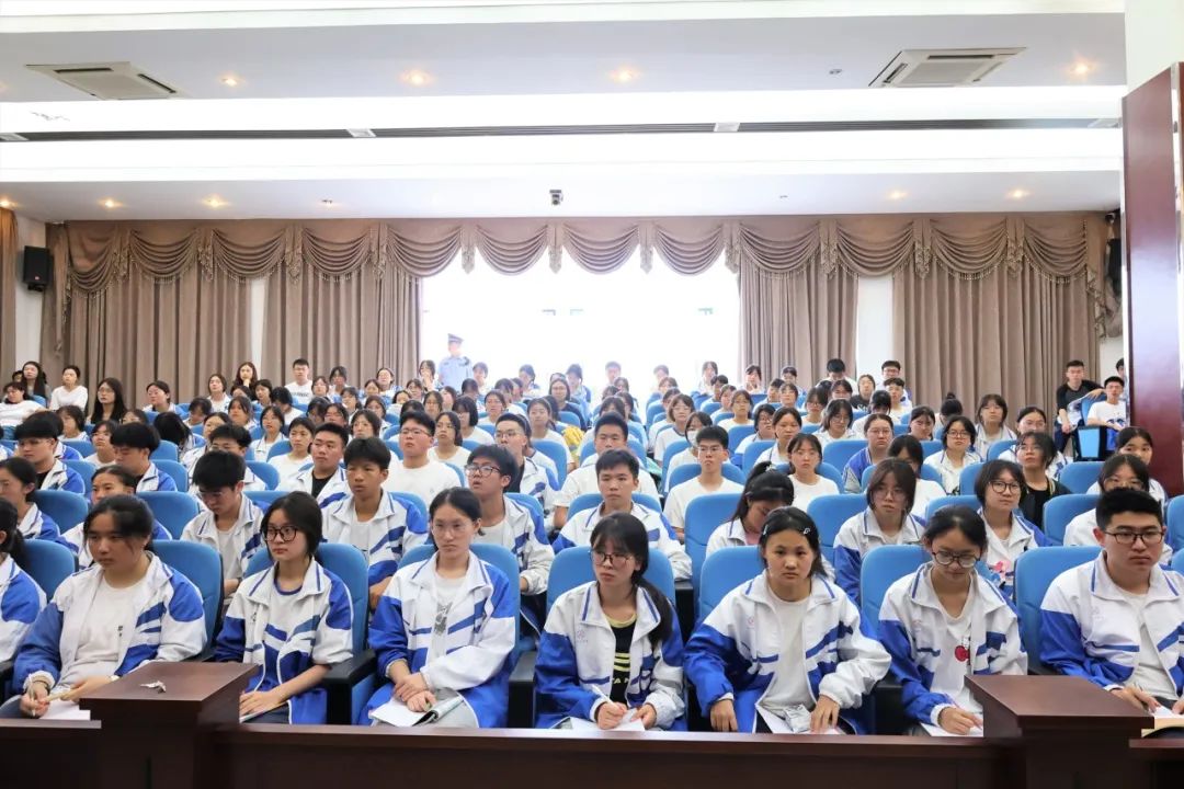 【利剑护蕾】水富法院开放日:云天化中学师生庭审观摩活动