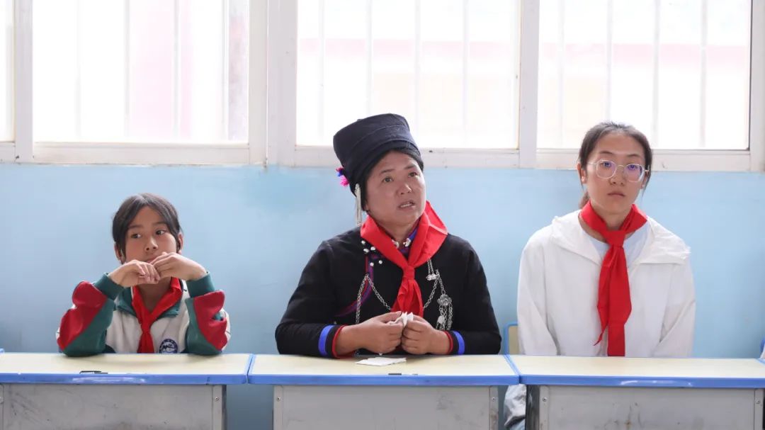 红河州中级人民法院,红河县人民法院联合走进红河县洛恩乡开展"六一