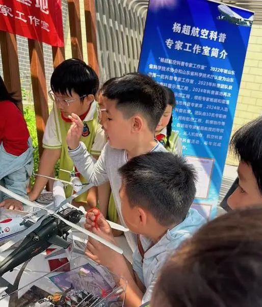 生生不息——青岛市科普专家库专家及团队助力澳门路小学"庆六一"科创