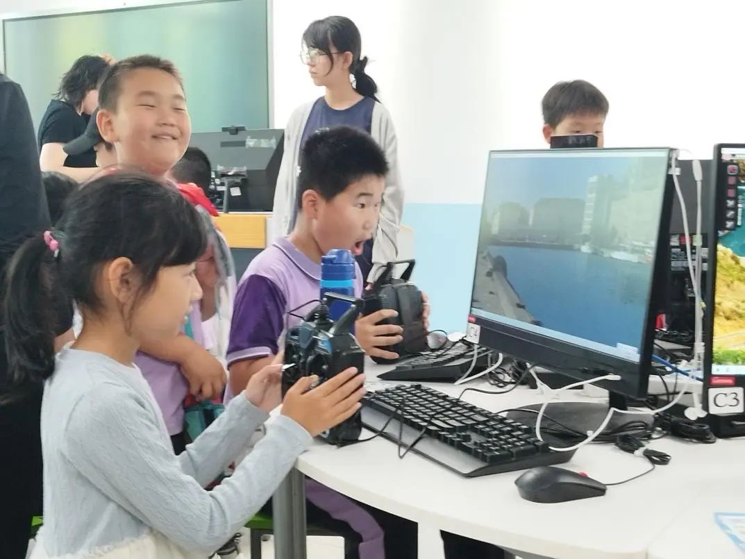 息——青岛市科普专家库专家及团队助力澳门路小学"庆六一"科创嘉年