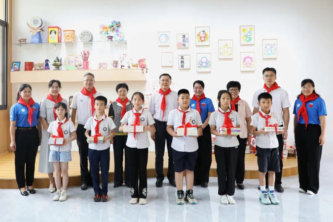 来宾市领导开展六一儿童节慰问活动