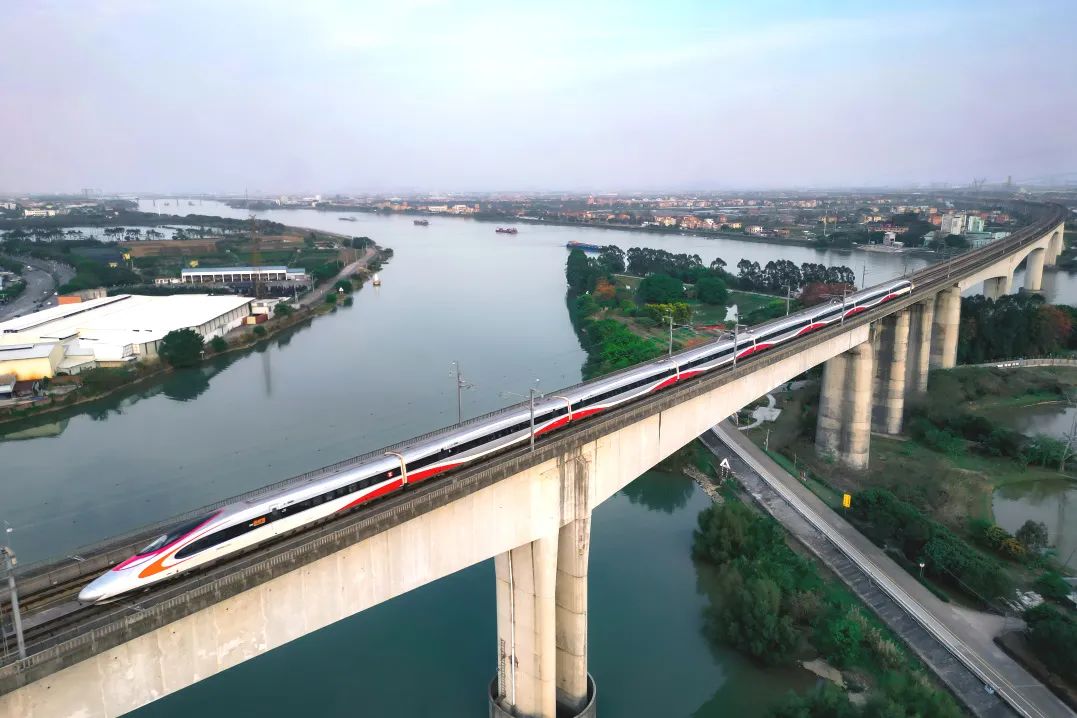 6月15日起,广铁集团增开往返香港高铁列车