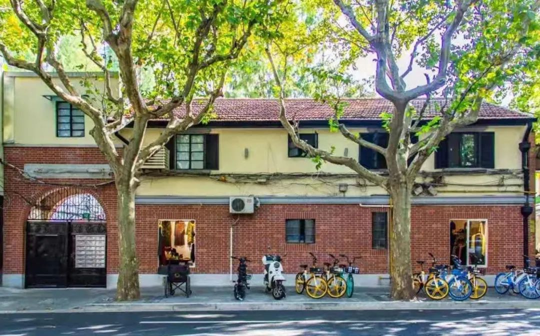 武夷路街区建设范围为延安西路,江苏路,安化路,凯旋路围合而成的区域