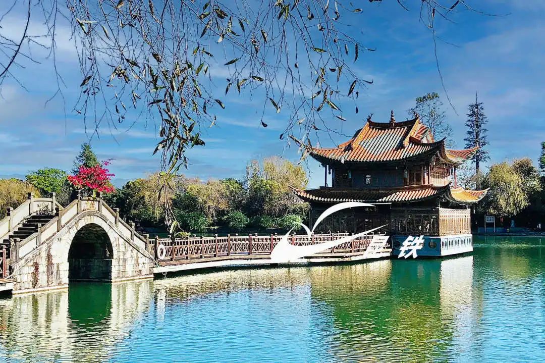 3个半小时可达!坐上动车去保山,赏美景品历史