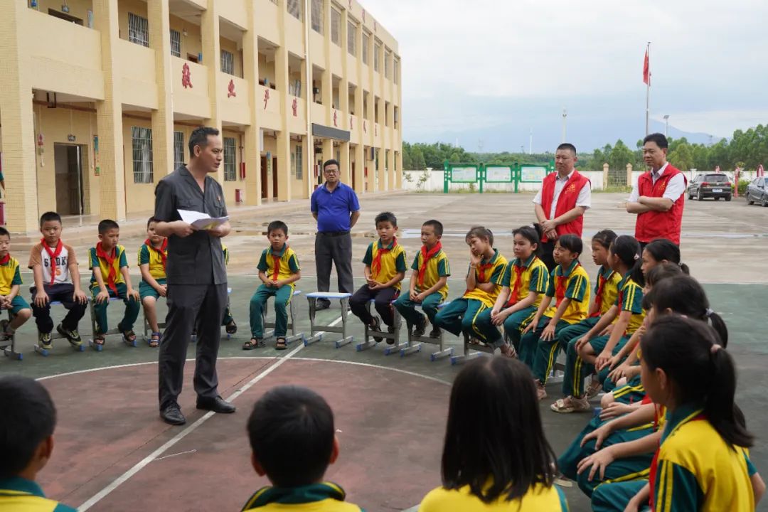 以法为盾,守护"少年的你"——清远法院开展"六一"系列普法活动