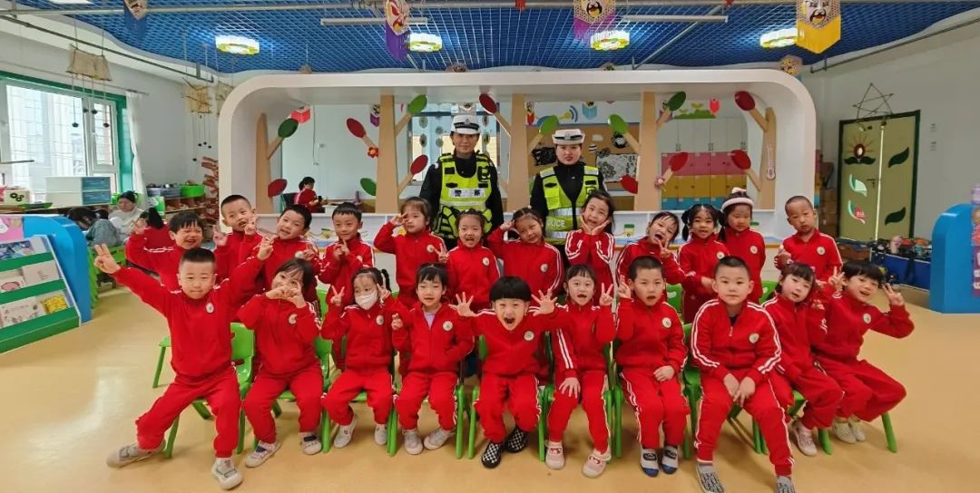 "六一"特辑丨守护童心成长,延边交警与你"童"行