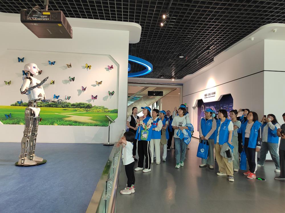 开展2024年"全国科技工作者日"系列活动——基层科技工作者走进科学宫