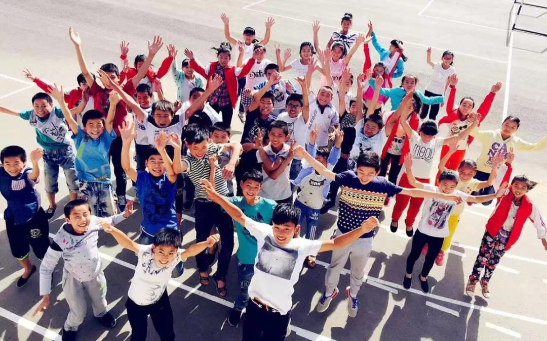 他们,让孩子们笑起来