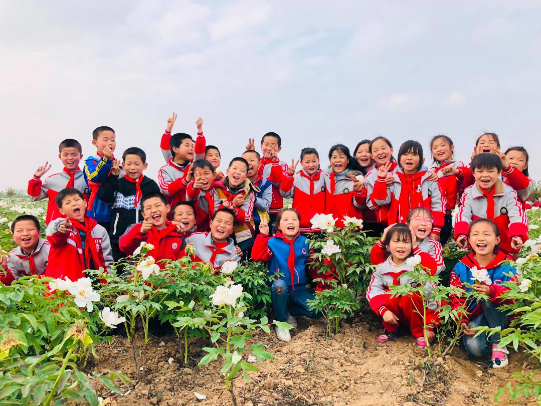 他们,让孩子们笑起来