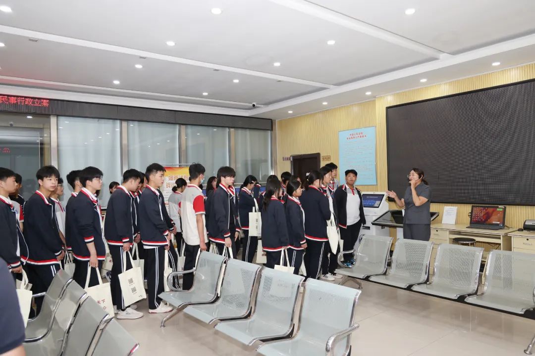50余名学生"打卡"滑县法院 以案释法筑牢青春法治防线
