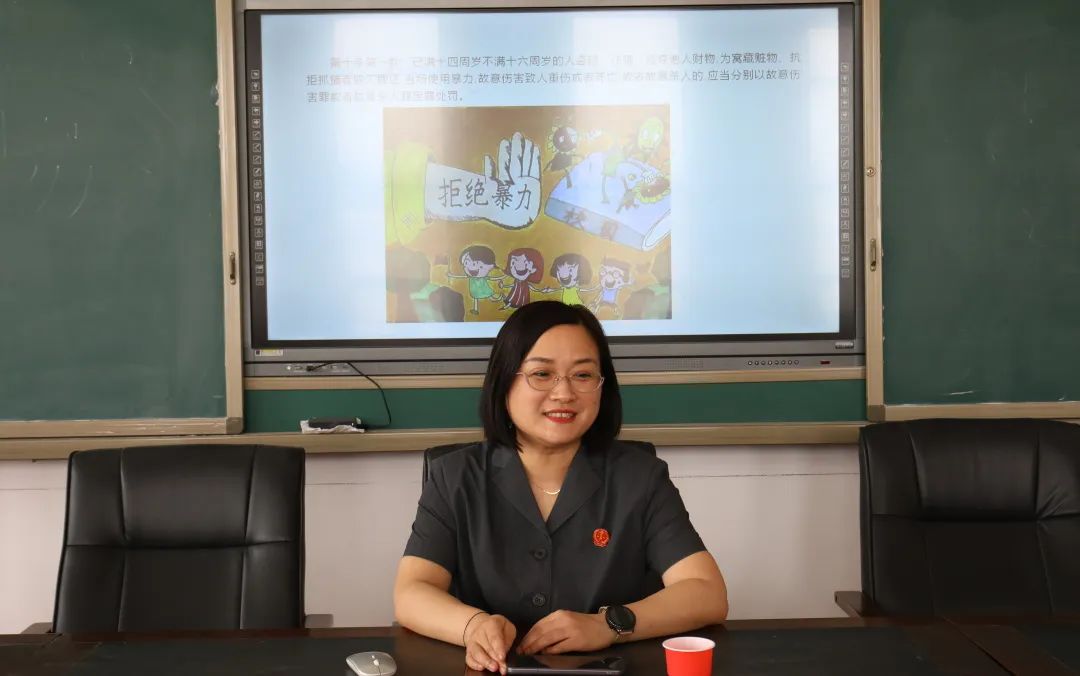 "迎六一 ·护成长" |淮滨县法院开展"法治副校长"送法进校园活动