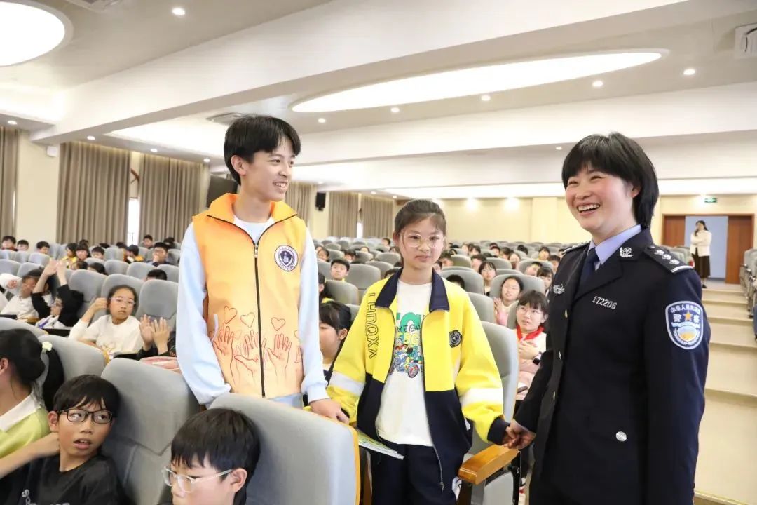 孩子们的"佩奇姐姐"