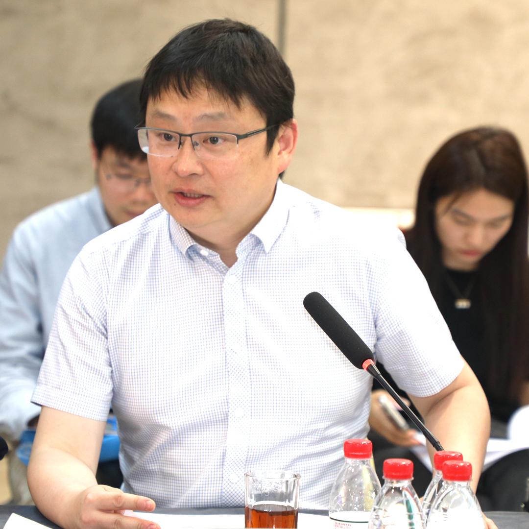 张娣芳来到金山召开第三场走访调研暨自身建设品牌创建座谈交流会