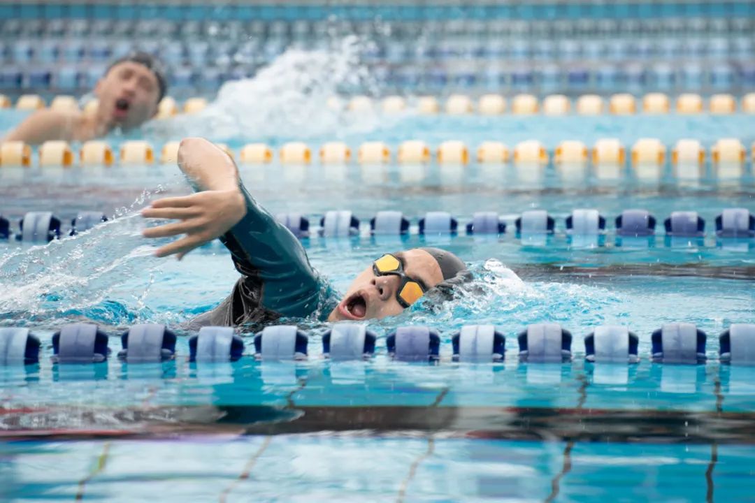 清 凉  夏,泳 池 争 霸!