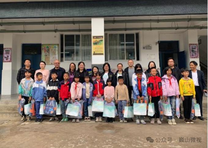 巍山县广泛开展"六一"儿童节慰问活动