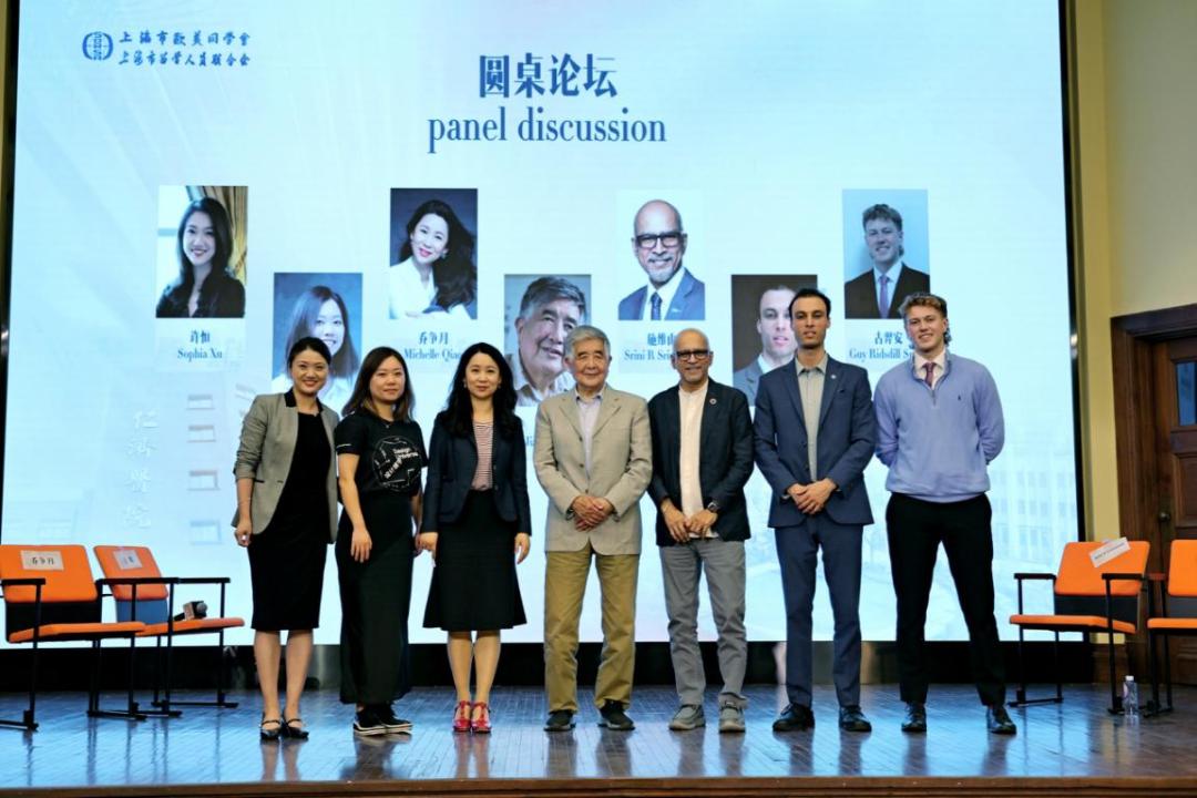 圆桌论坛环节,复旦大学江明院士讲述了自己受益于雷士德基金前往英国