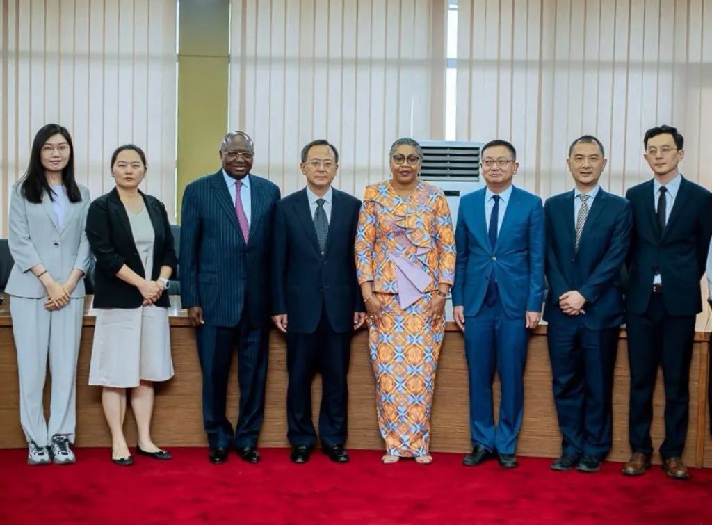 刘俊峰副署长拜会刚果(金)总理图卢卡