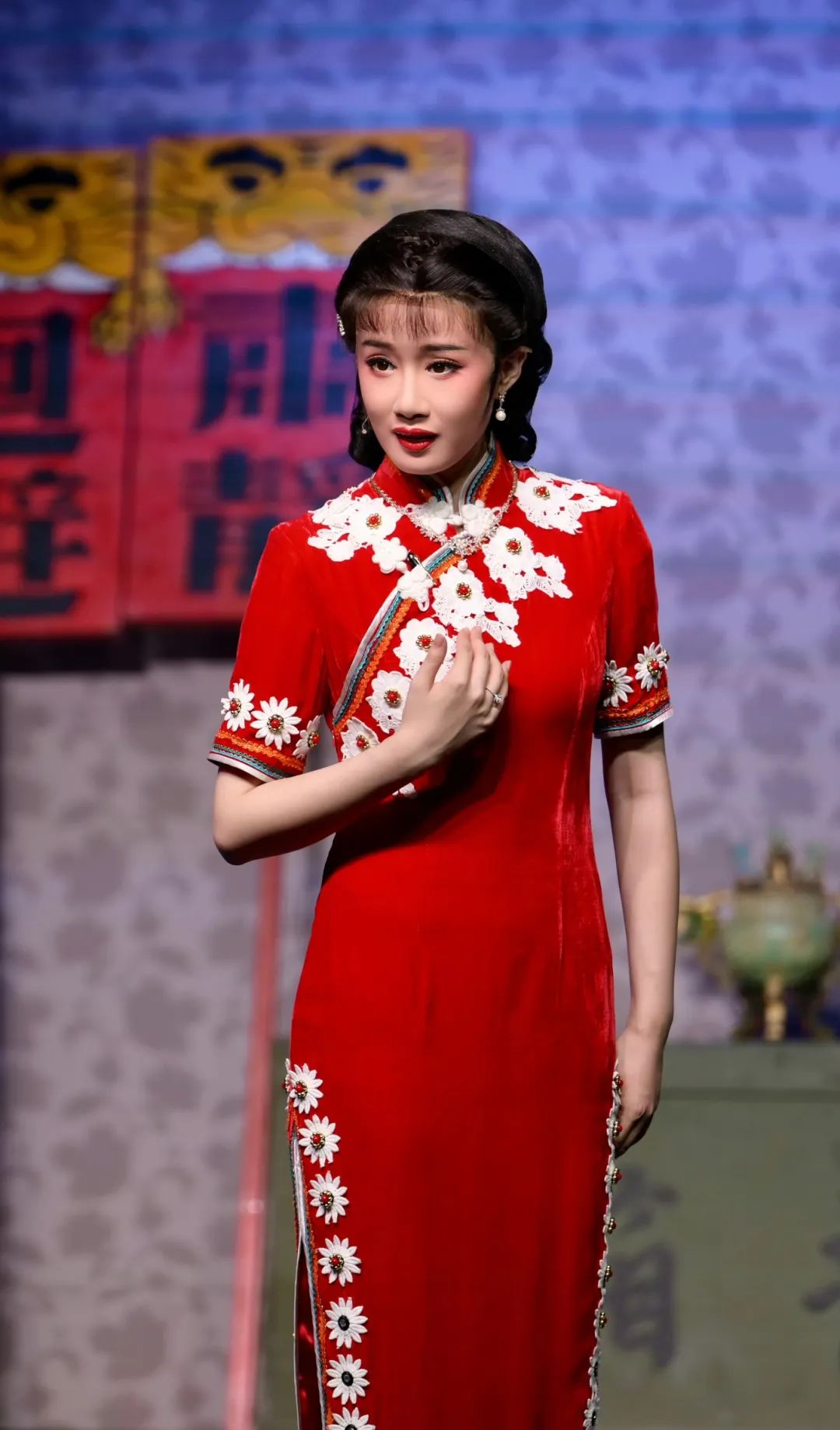 俞果:在越剧百年演绎越剧舞台姐妹获奖,我深感荣幸 76白玉兰戏剧奖