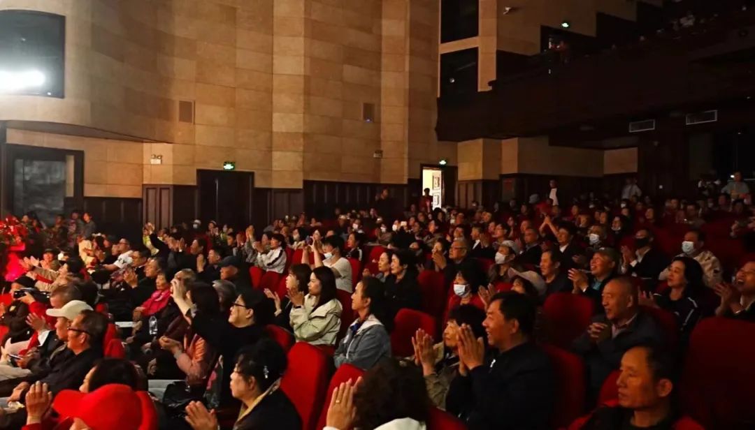 现场掌声不断!观众直呼:精彩!