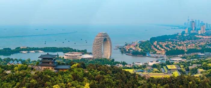 依托湖州经济技术开发区,太湖旅游度假区两大国家级平台的高起点优势