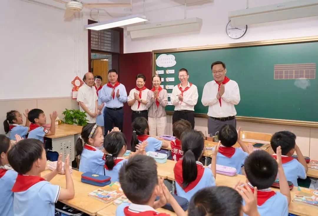 "六一"即将到来,金华开发区李渔幼儿园为孩子们举行了游园活动,手作