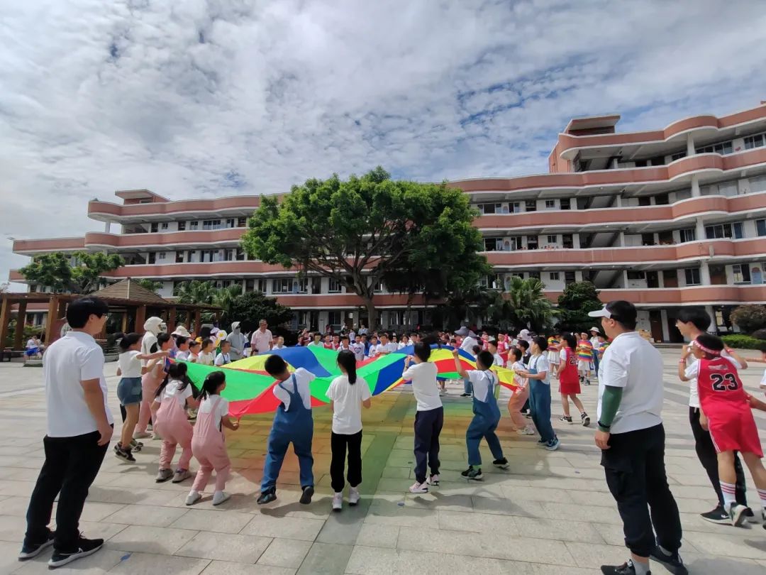 洞头区实验小学举行了主题为"生长无限 品质s1线"的庆六一系列活动.