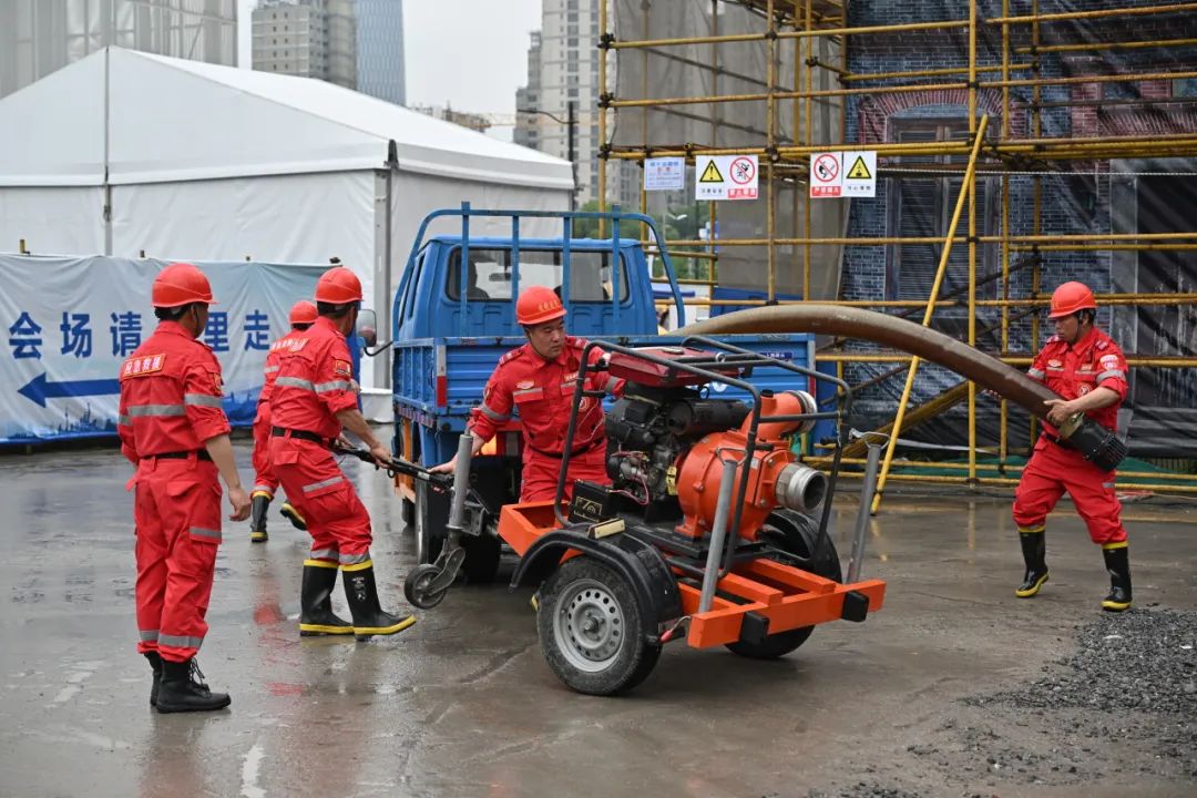 本市房管系统开展防台防汛暨突发事件应急演练