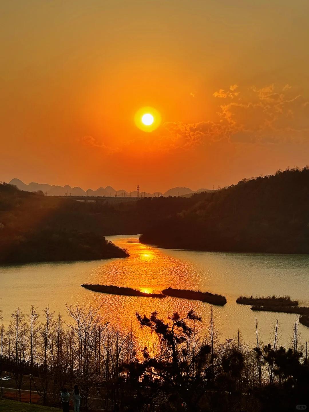 逛起!在贵阳贵安的"超级公园"里尽情撒欢_澎湃号