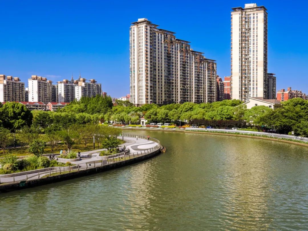 半马苏河公园 @长春苏州河蝴蝶湾 @金忠原标题:《绿"摄"上海 | 与水