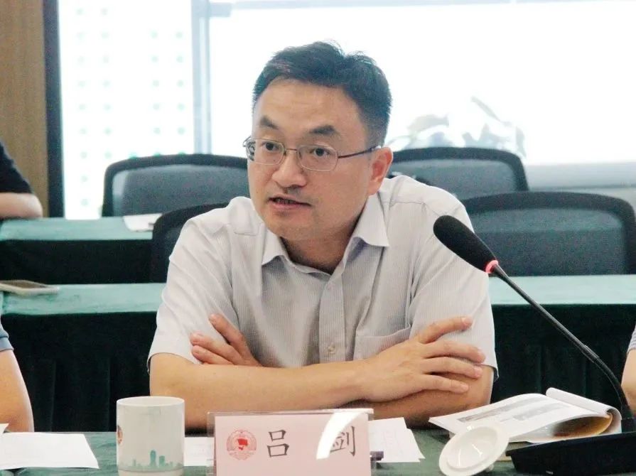 会上,杭州民进城建工委副主任,市规划设计研究院副院长吕剑代表民进