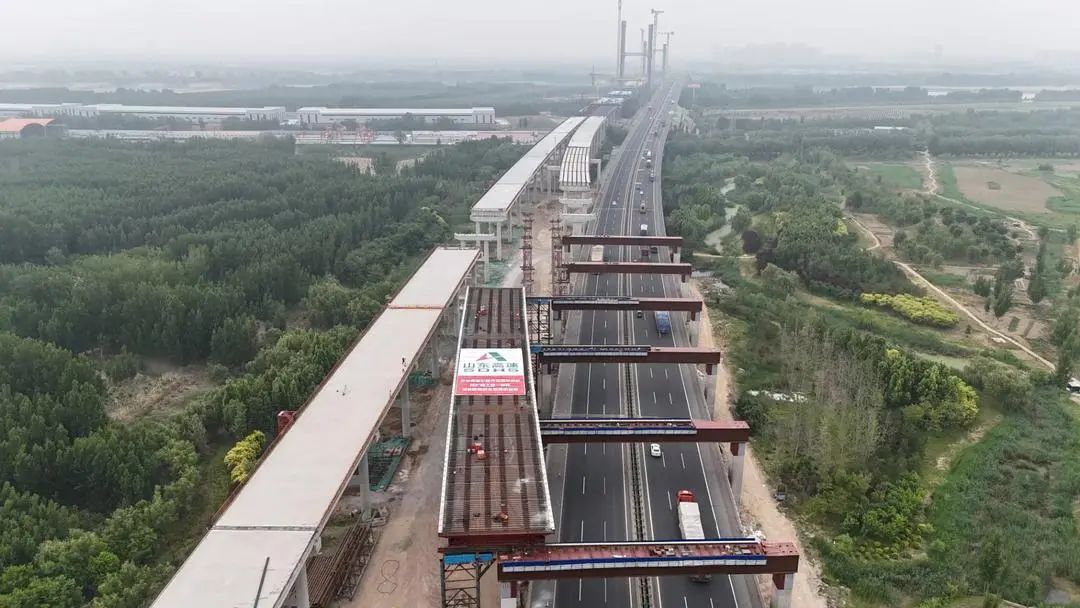 全国首条"6改12"高速公路  京台高速齐济段迎新进展