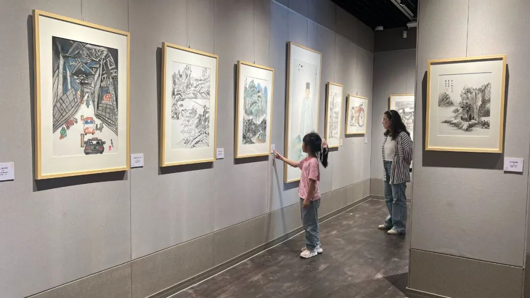 来松江这个展,看孩子眼中的多彩上海