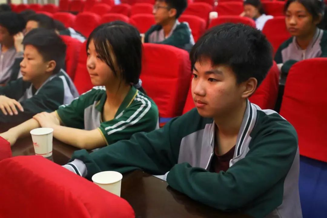 公众开放日 | 涟源法院邀请行知中学学生走进法院"零距离"旁听庭审