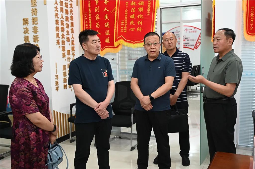 包头市石拐区人大常委会,人民法院到土左旗人民法院交流工作