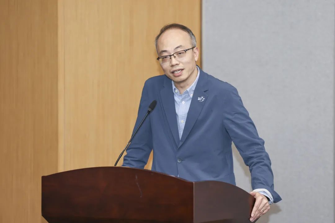 浙江大学管理学院常务副院长,党委副书记谢小云致辞,就浙江大学管理