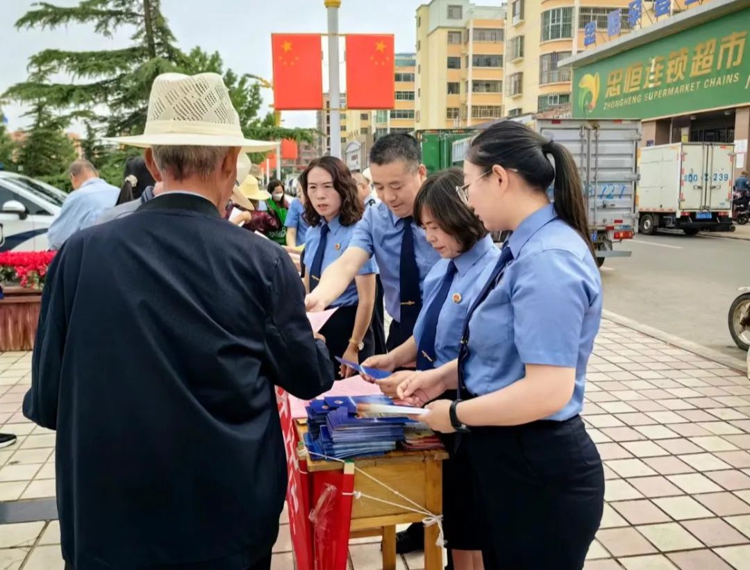 聚焦党委政府关注,人民群众关心,社会各界关切的行政违法问题,围绕