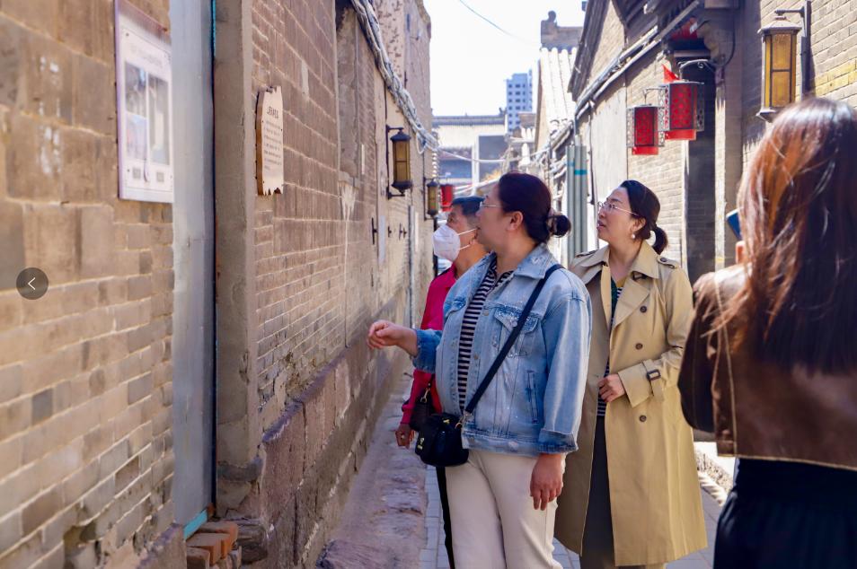 近六百年历史的张家口堡,俗称"堡子里".