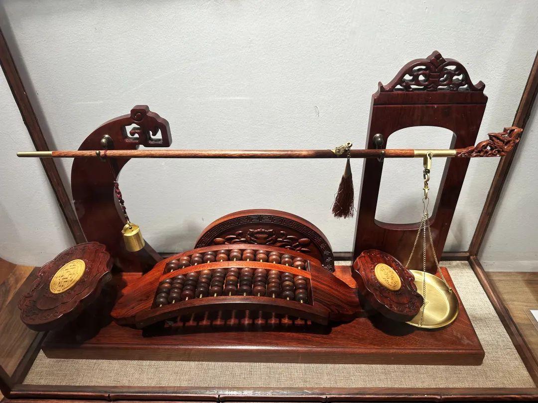 "老行当"焕发"新活力",小时候用过的"木杆秤"你还记得么?