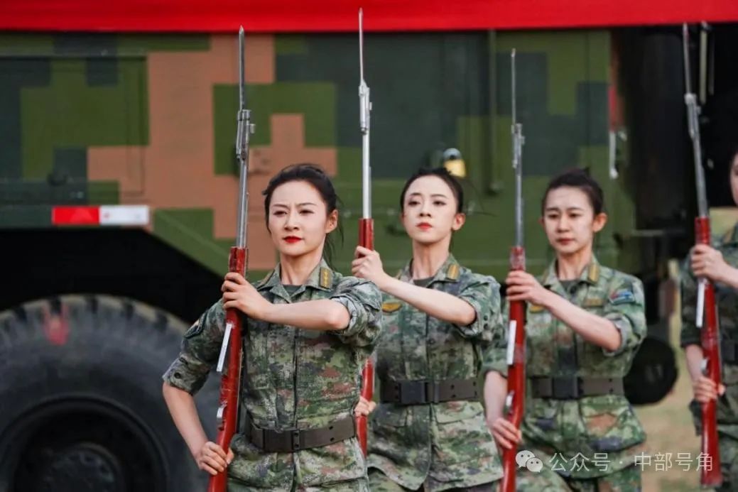 文艺轻骑兵燃爆火热练兵场