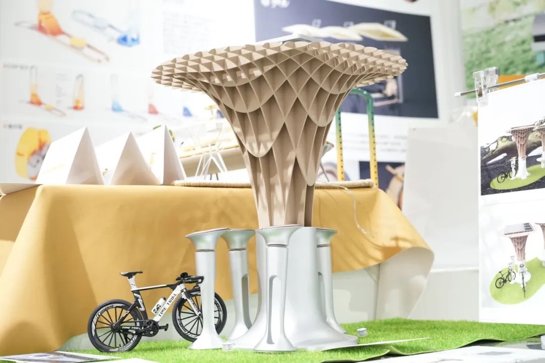 工业设计,产品设计,环境设计联展;展示地点:钱绍武艺术馆;毕业展第二