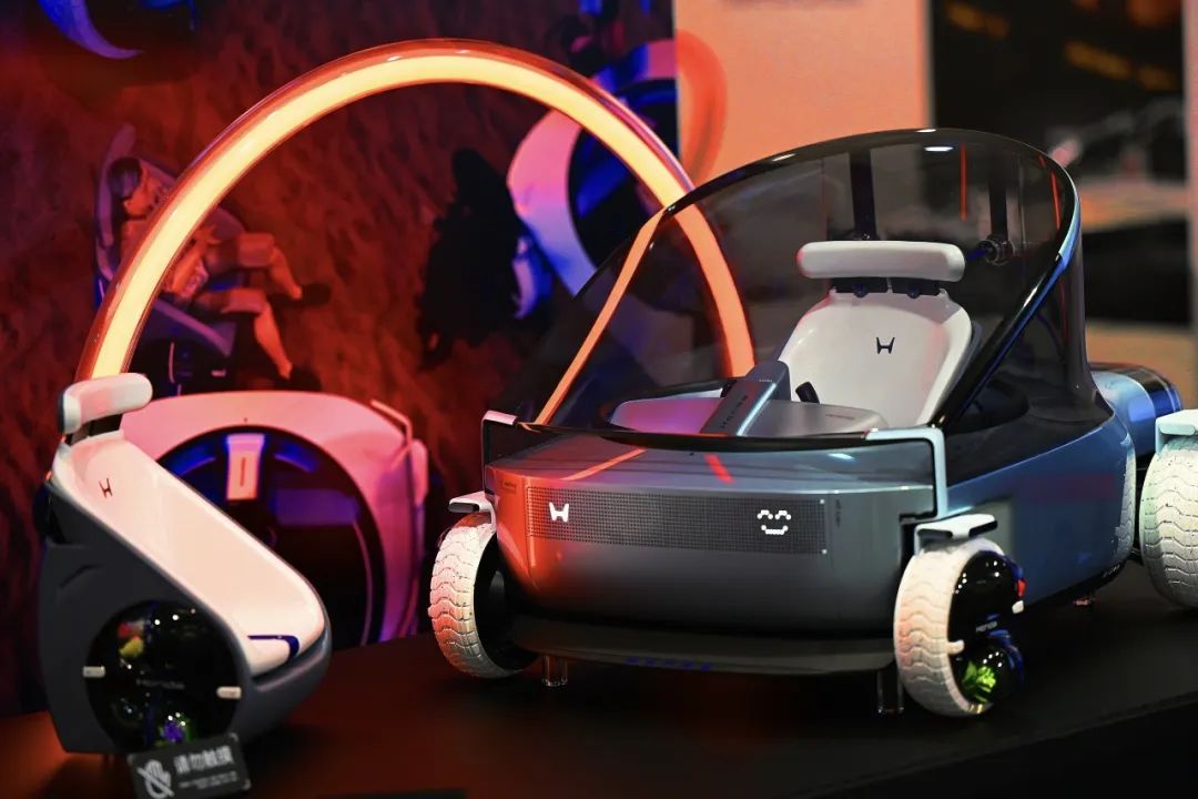 工业设计,产品设计,环境设计联展;展示地点:钱绍武艺术馆;毕业展第二