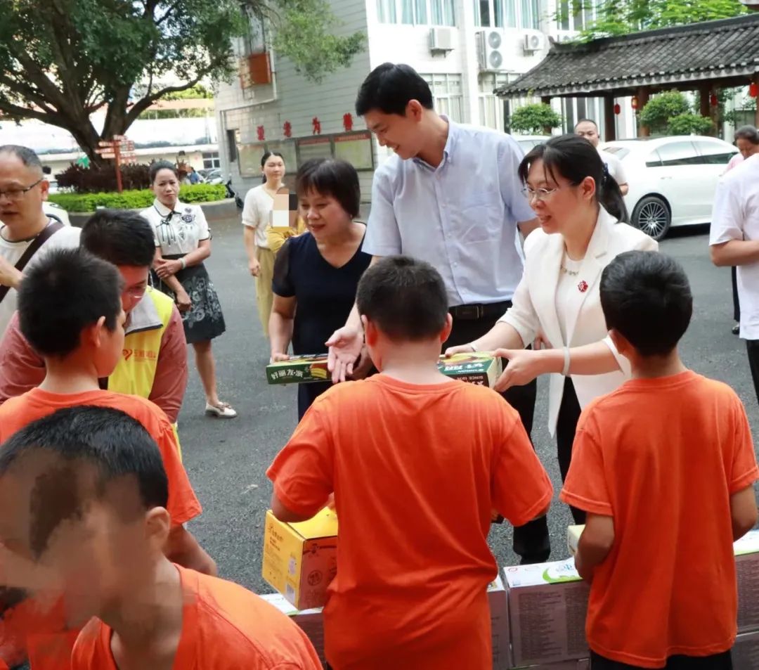 容县石寨派出所饶兵图片