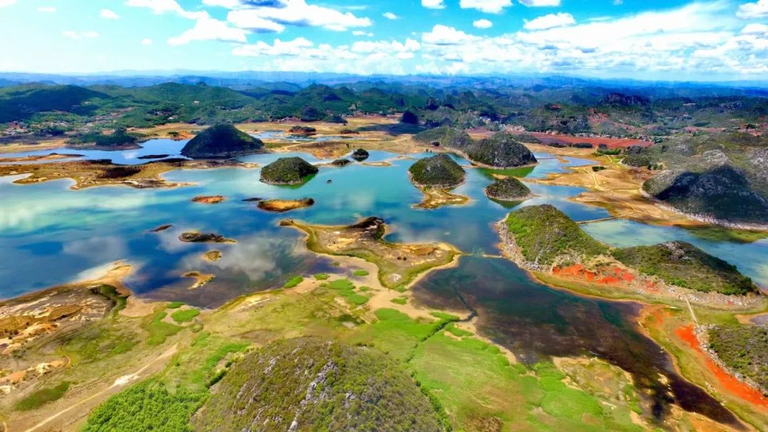 海峰湿地,位于曲靖市沾益区大坡乡境内,是省级湿地保护区,景区面积6