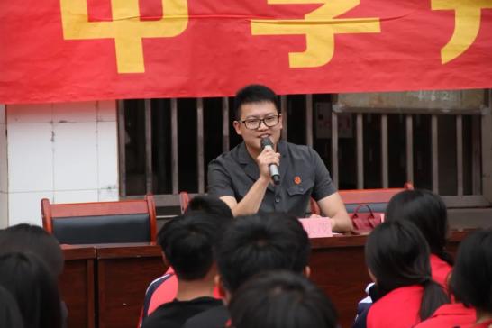 云南省妇联权益部专家宣讲团成员李灵律师围绕《预防未成年人犯罪法》