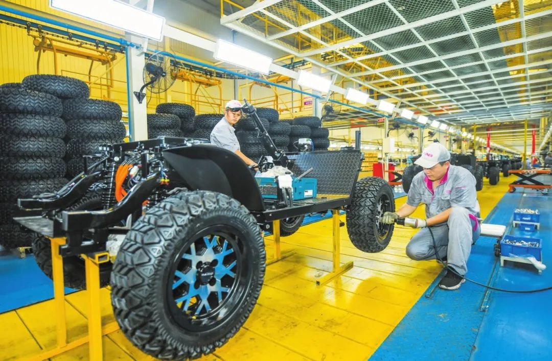 今年5月,海马汽车氢燃料电池汽车示范运营首批共计10台7x-h,正式登录