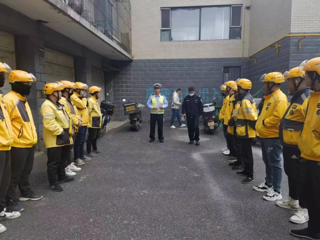 【安全生产月】四平交警走进美团外卖开展"一盔一带"交通安全宣传活动