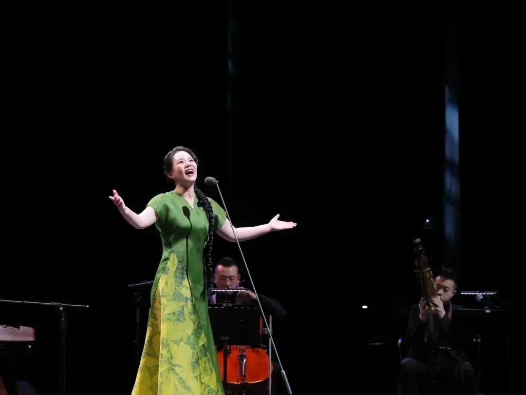 韩真,周莉亚带来的舞剧《花木兰》,由优秀舞蹈演员夏天,郝若琦主演,将
