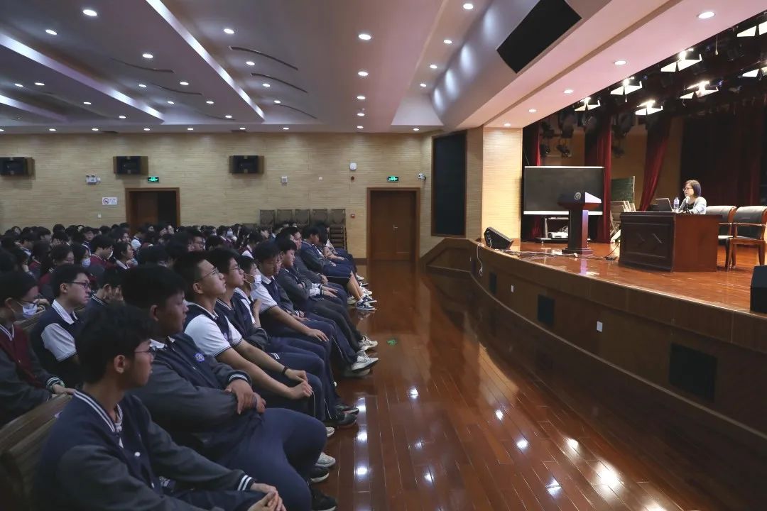 今天,仙霞高级中学的师生们从宋词中"品味"端午